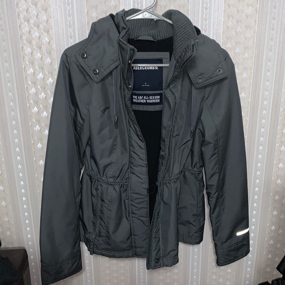 ABERCROMBIE the all season weather warrior coat ♥️